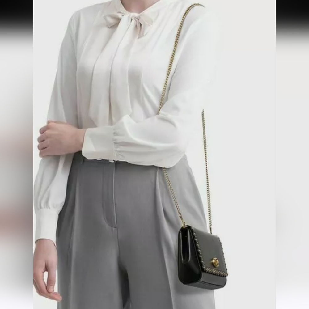 Coach Alexa Scalloped - Picture 2 of 11